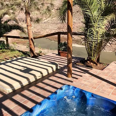 One Bedroom House With Jacuzzi Enclosed Garden&wifi At De Tirajana *