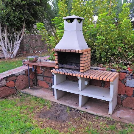 Vakantiehuis One Bedroom House With Jacuzzi Enclosed Garden&wifi At De Tirajana *