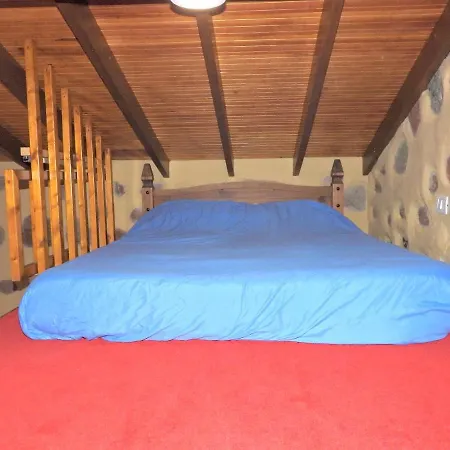 One Bedroom House With Jacuzzi Enclosed Garden&wifi At De Tirajana